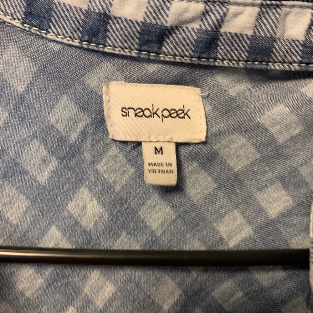 Button up - Picture 2 of 2